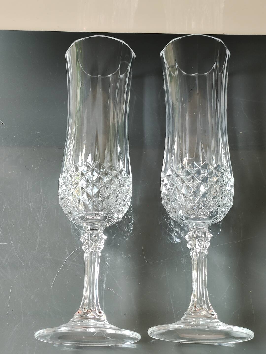 Set of 5 Champagne Flutes/Arques Crystal/Longchamp Model. Diamond tips