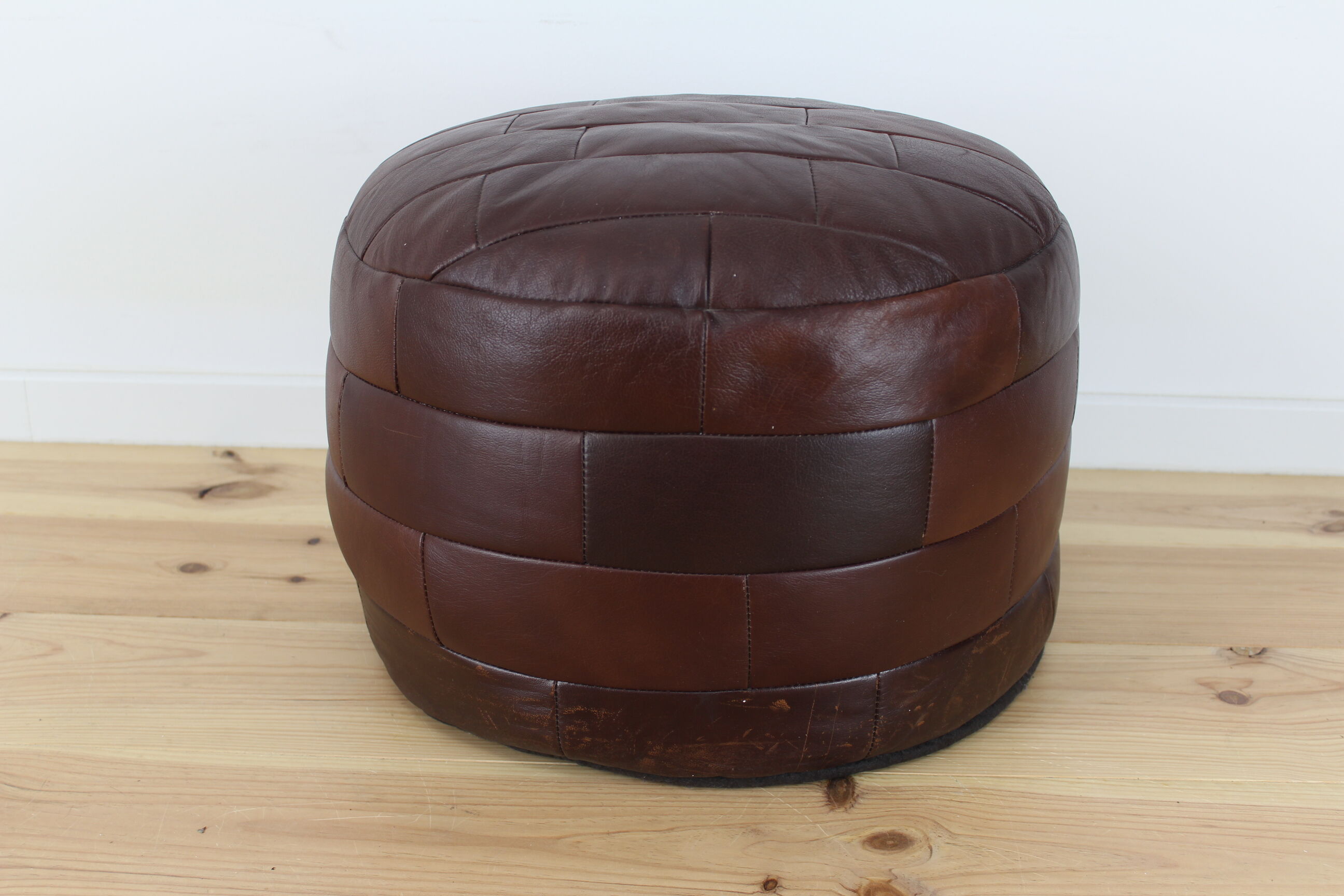 Round pouf leather patchwork 70's