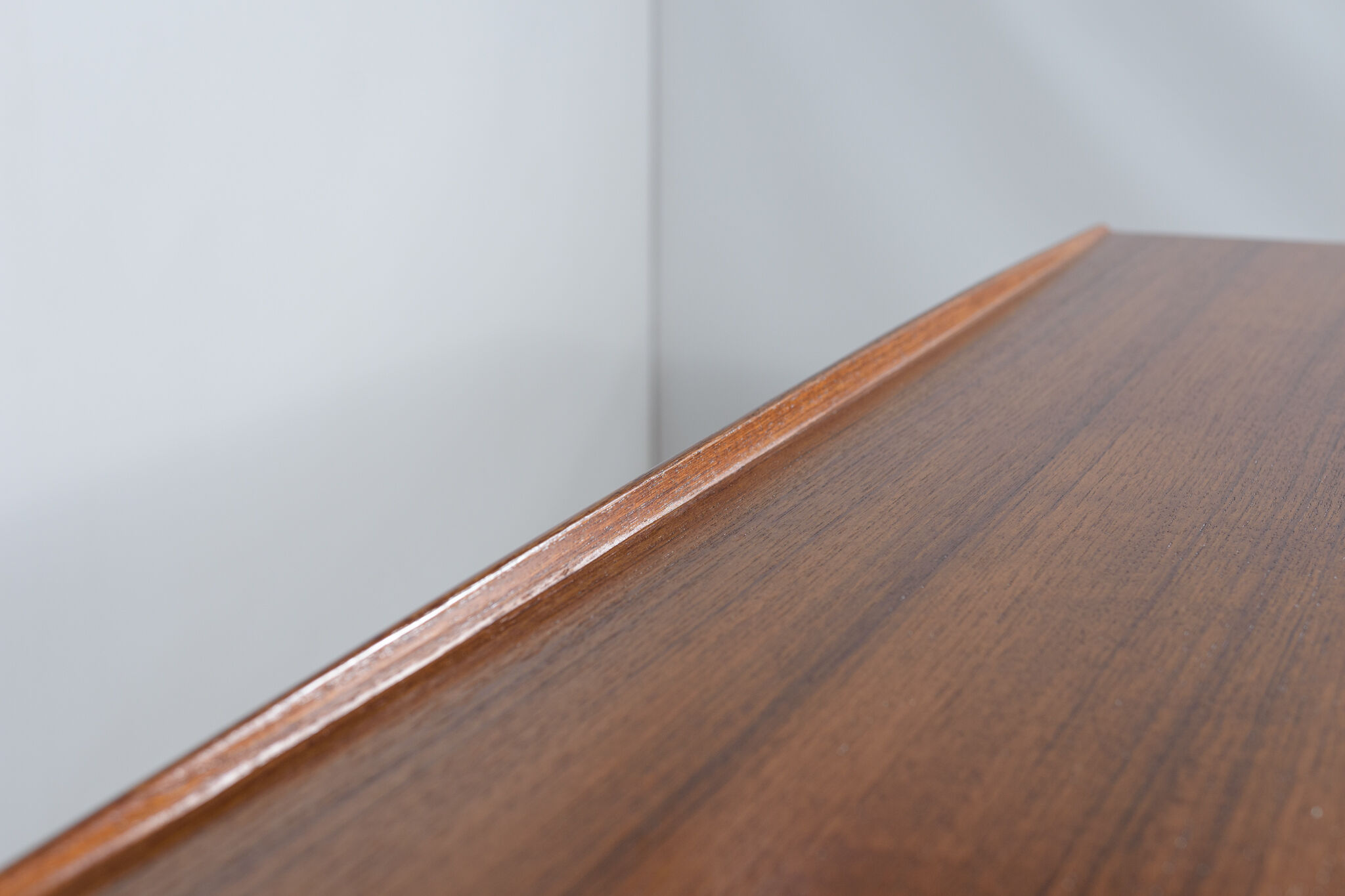 Mid-century dresser and dressing table