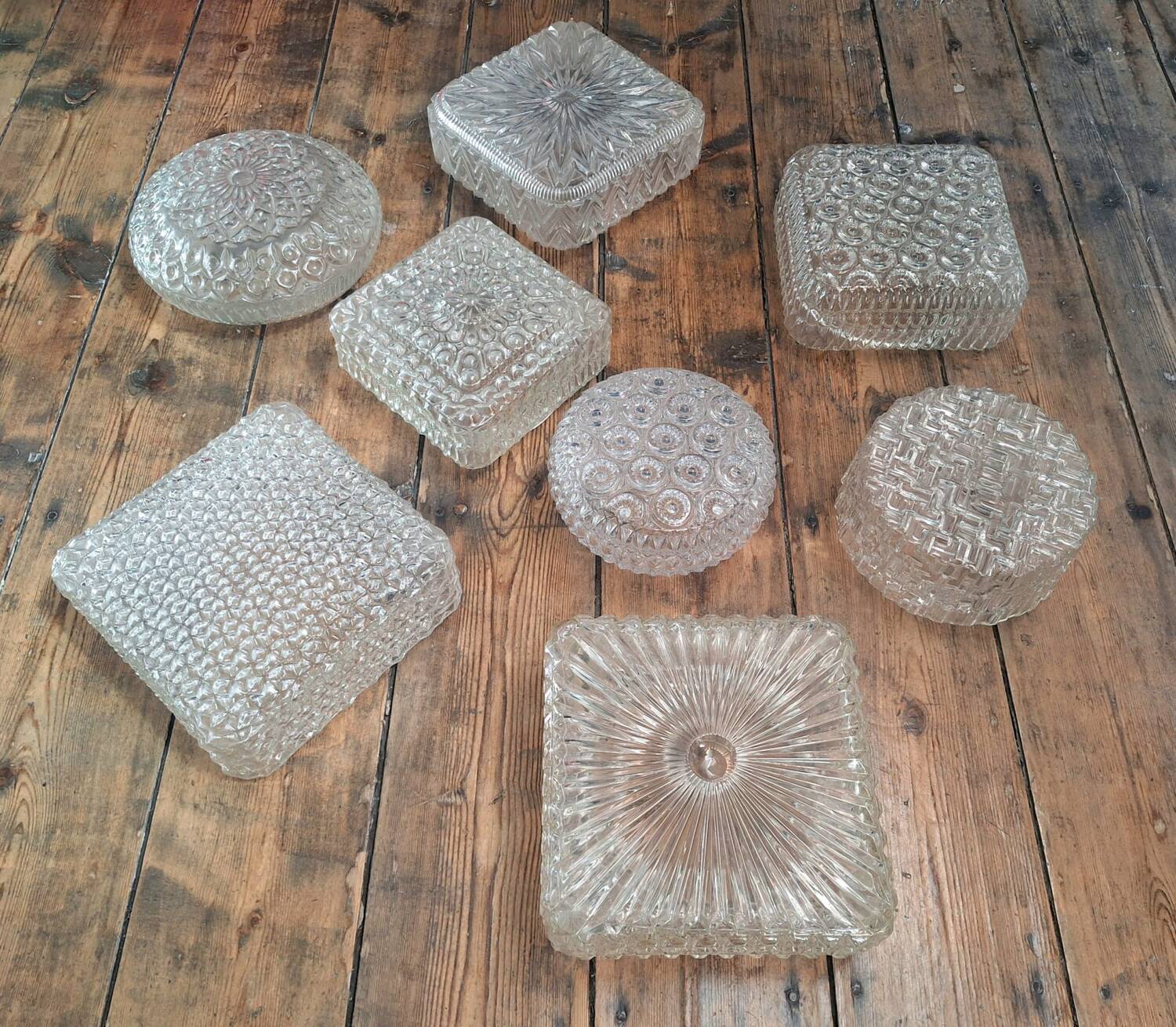 Lot de 8 plafonniers vintage, luminaires anciens, appliques