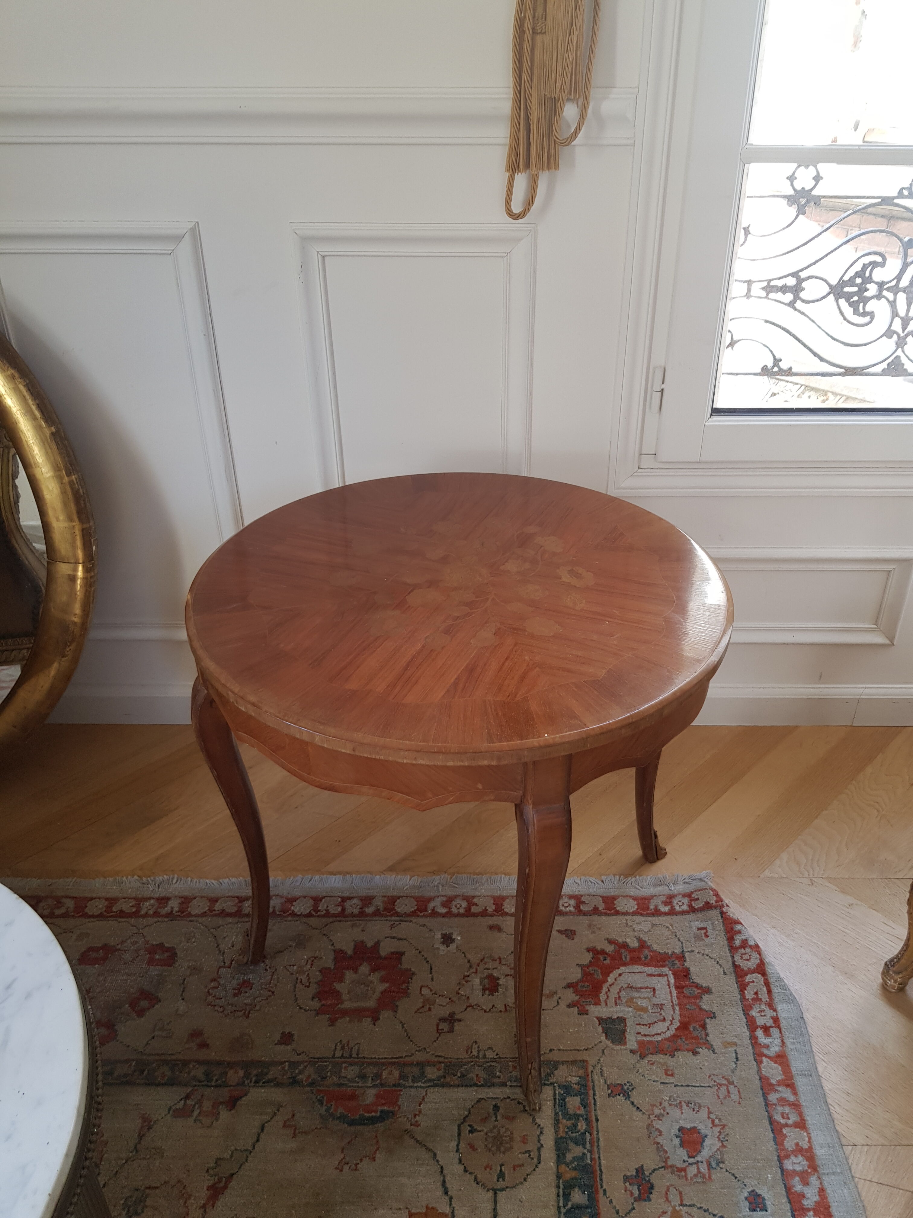 Side pedestal table