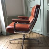 Lobby leather chair from international organization