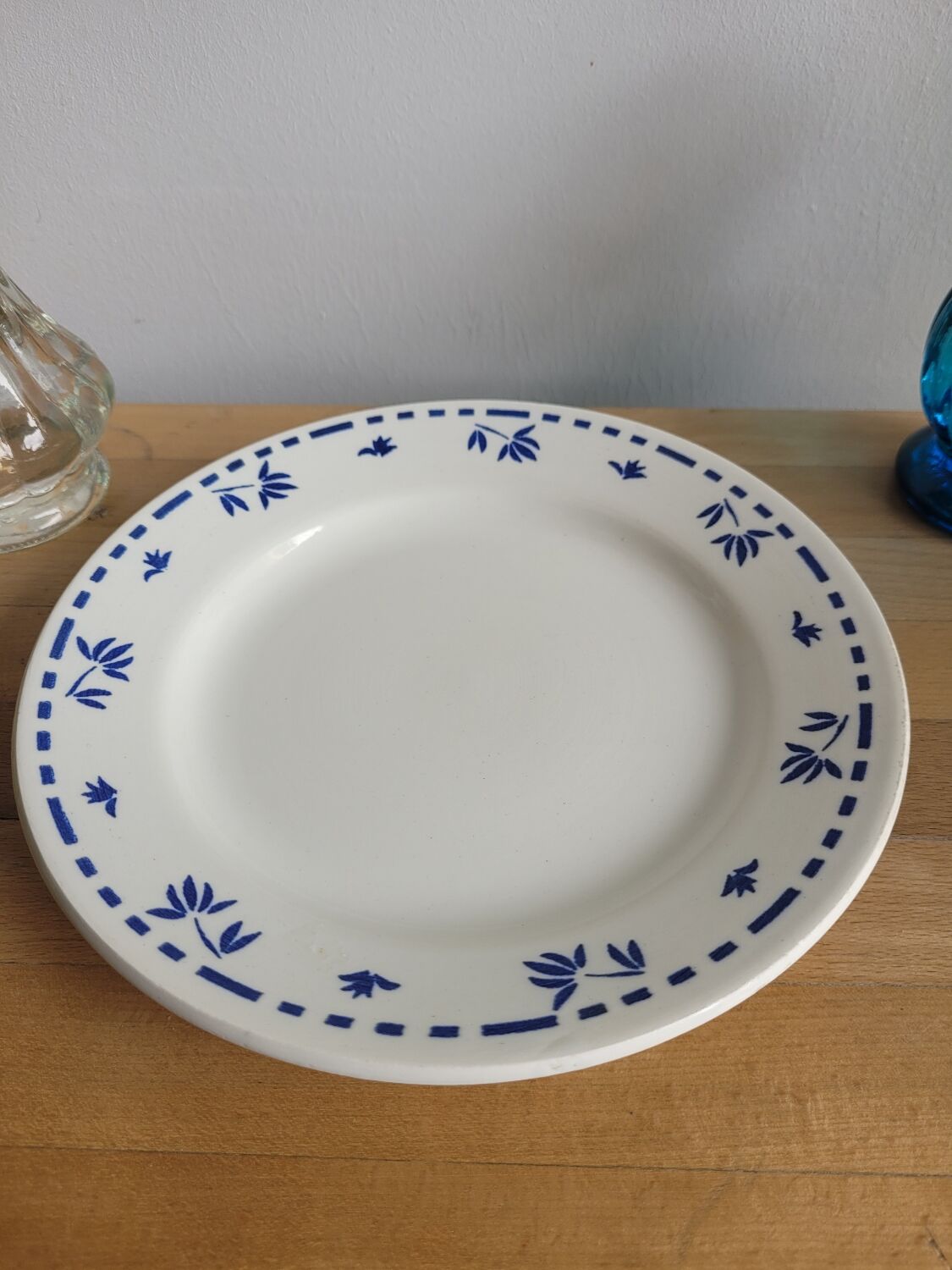 Small opaque porcelain dessert plate