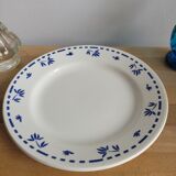 Small opaque porcelain dessert plate