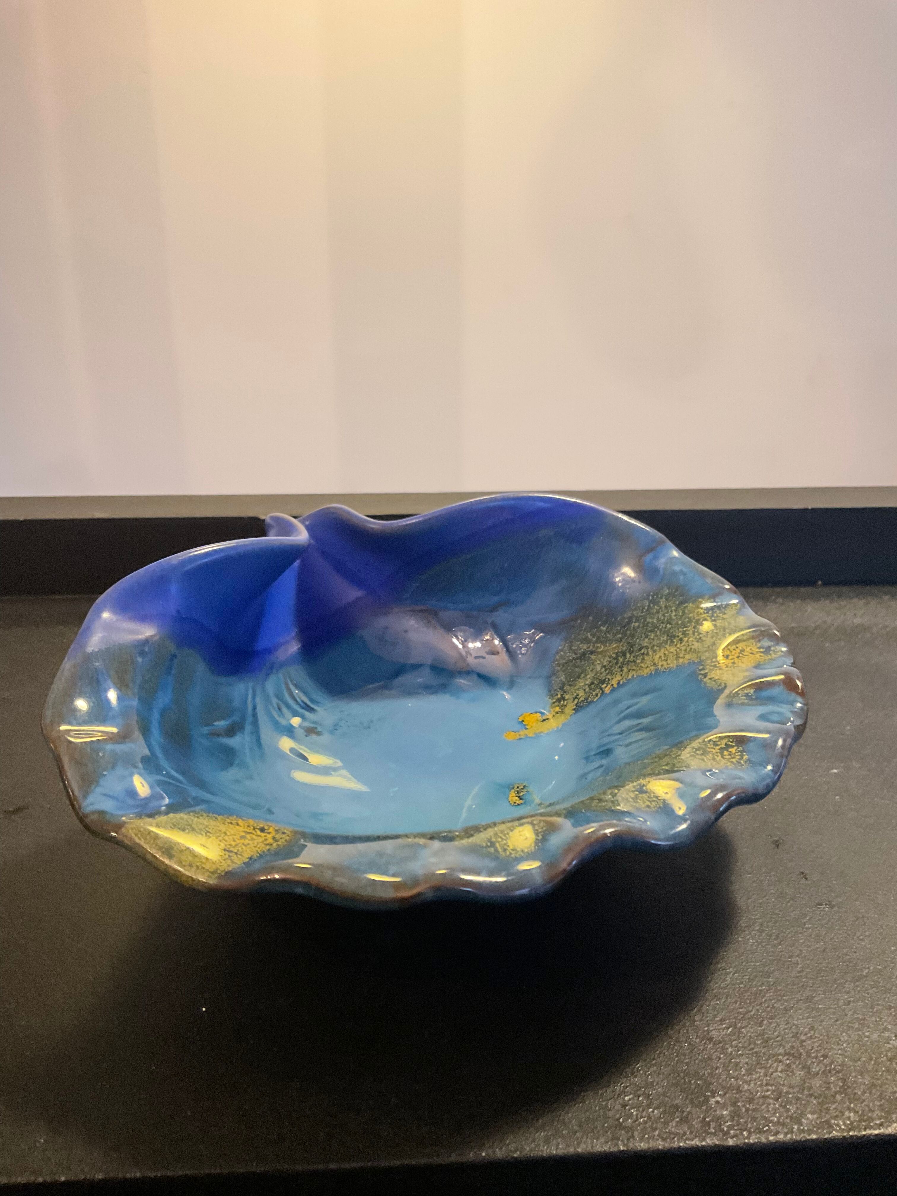 Empty pocket vintage shell glazed terracotta