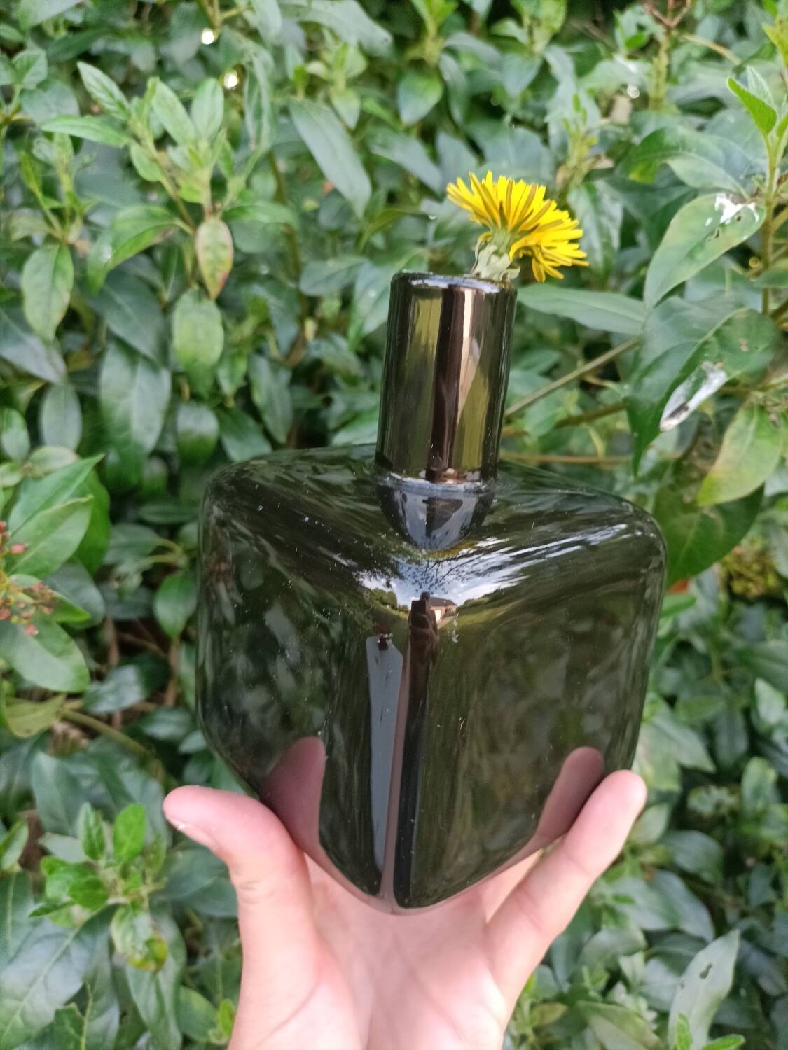 Vase Noir Cubique