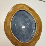 Plat bleu à fleurs