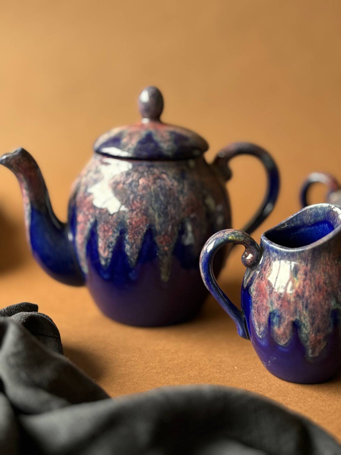Teapot, milk jug and sugar bowl Lacheny Saint-Amand