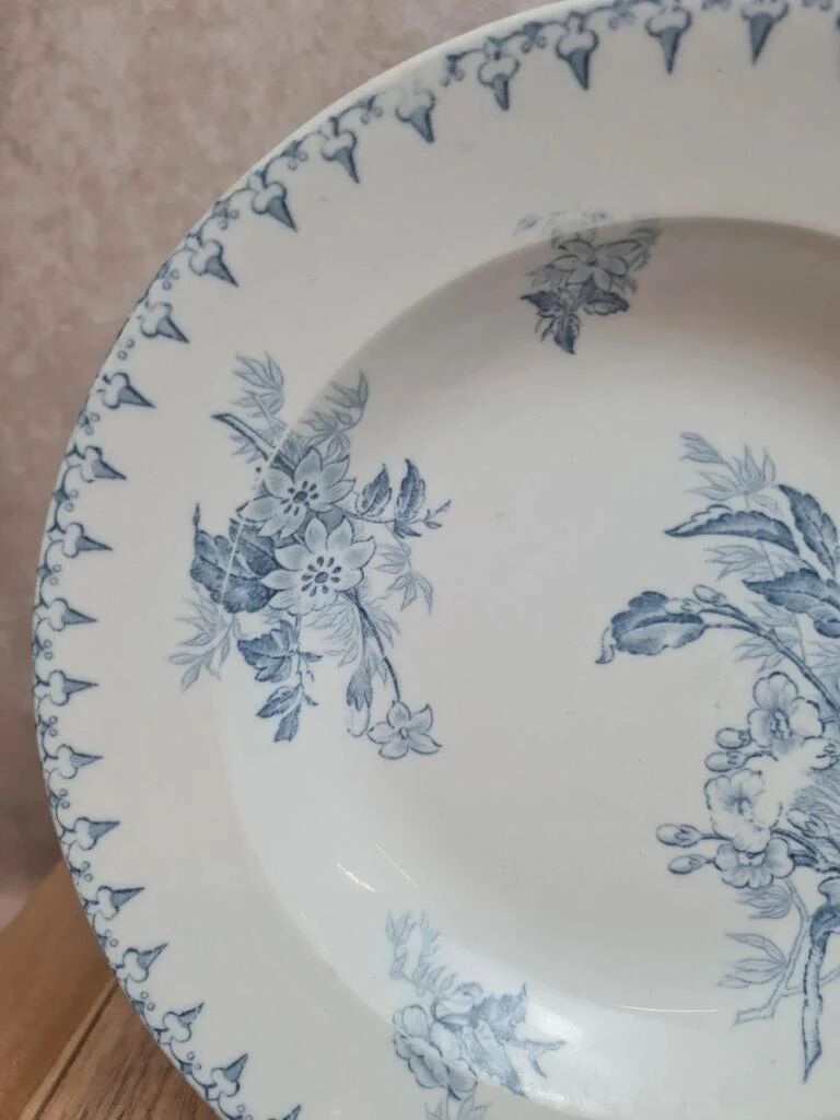 Assiette creuse ancienne Sarreguemines modèle Flore