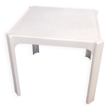 White Ozoo table by Marc Berthier for Roche Bobois.