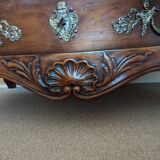 Curved chest of drawers