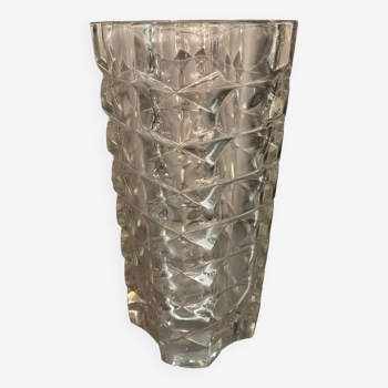 Vase en verre moulé