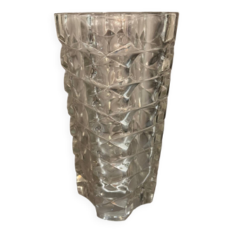 Vase en verre moulé