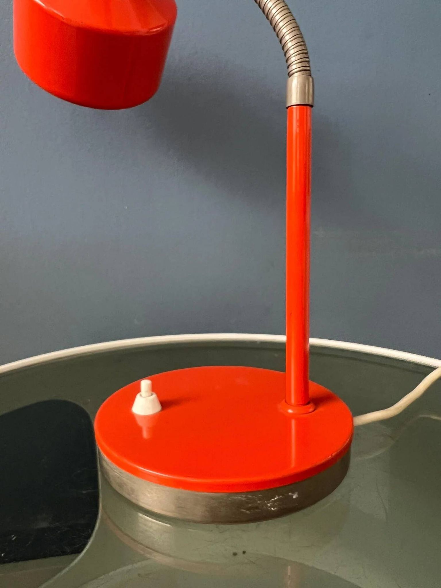 Lampe de bureau orange Hustadt Leuchten du milieu du siècle