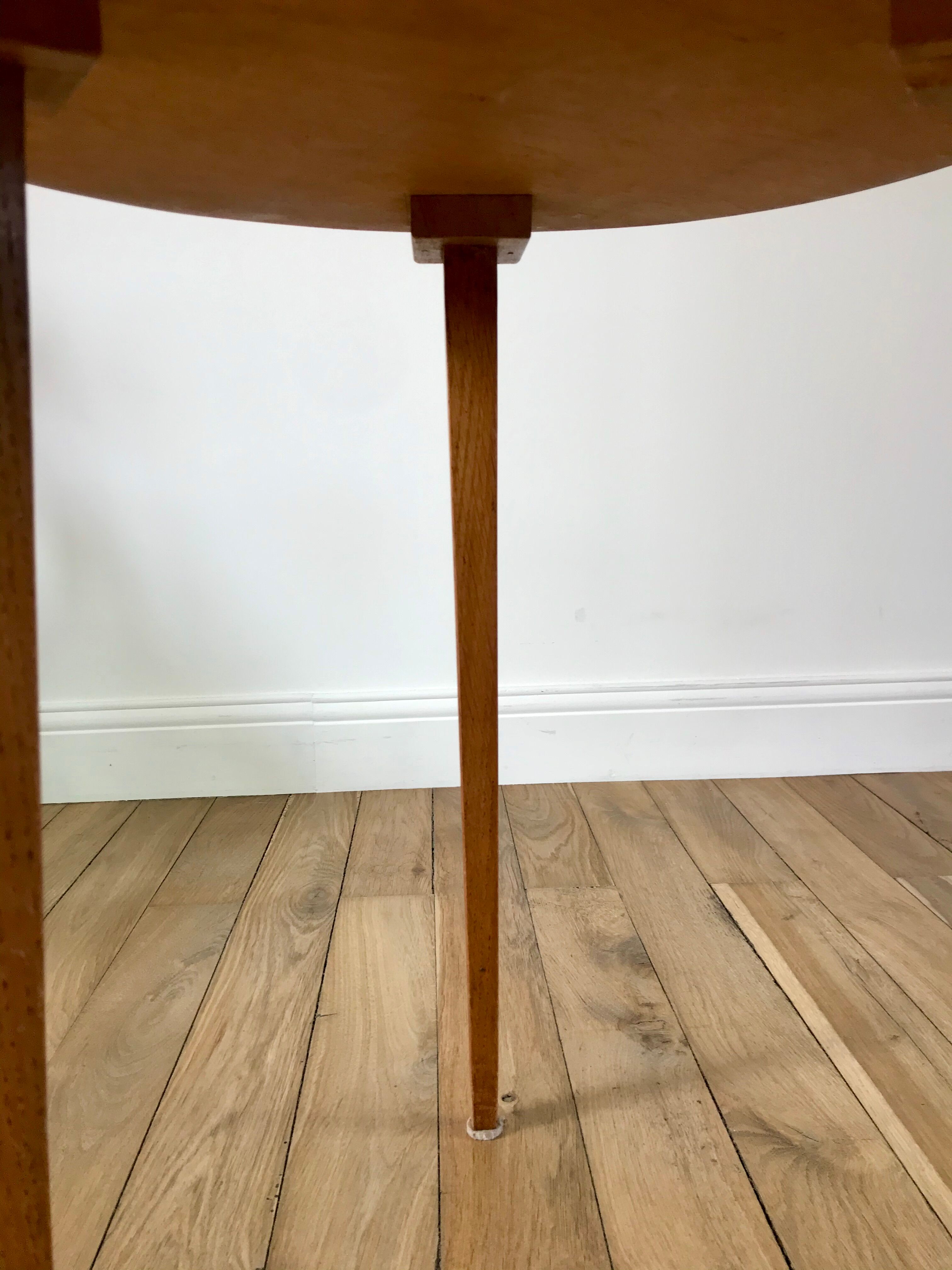 Tripod wood veneer side table 50-60s