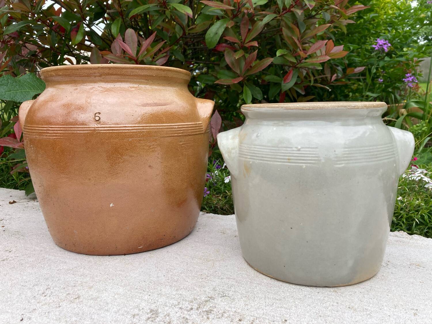 Light grey ceramic jar