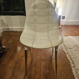 6 chaises Cassina 4 blanches 2 noires