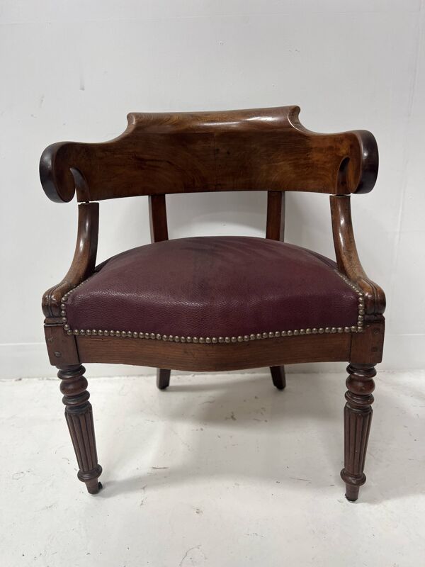 Fauteuil de bureau de style Empire en acajou et placage XIX siècle