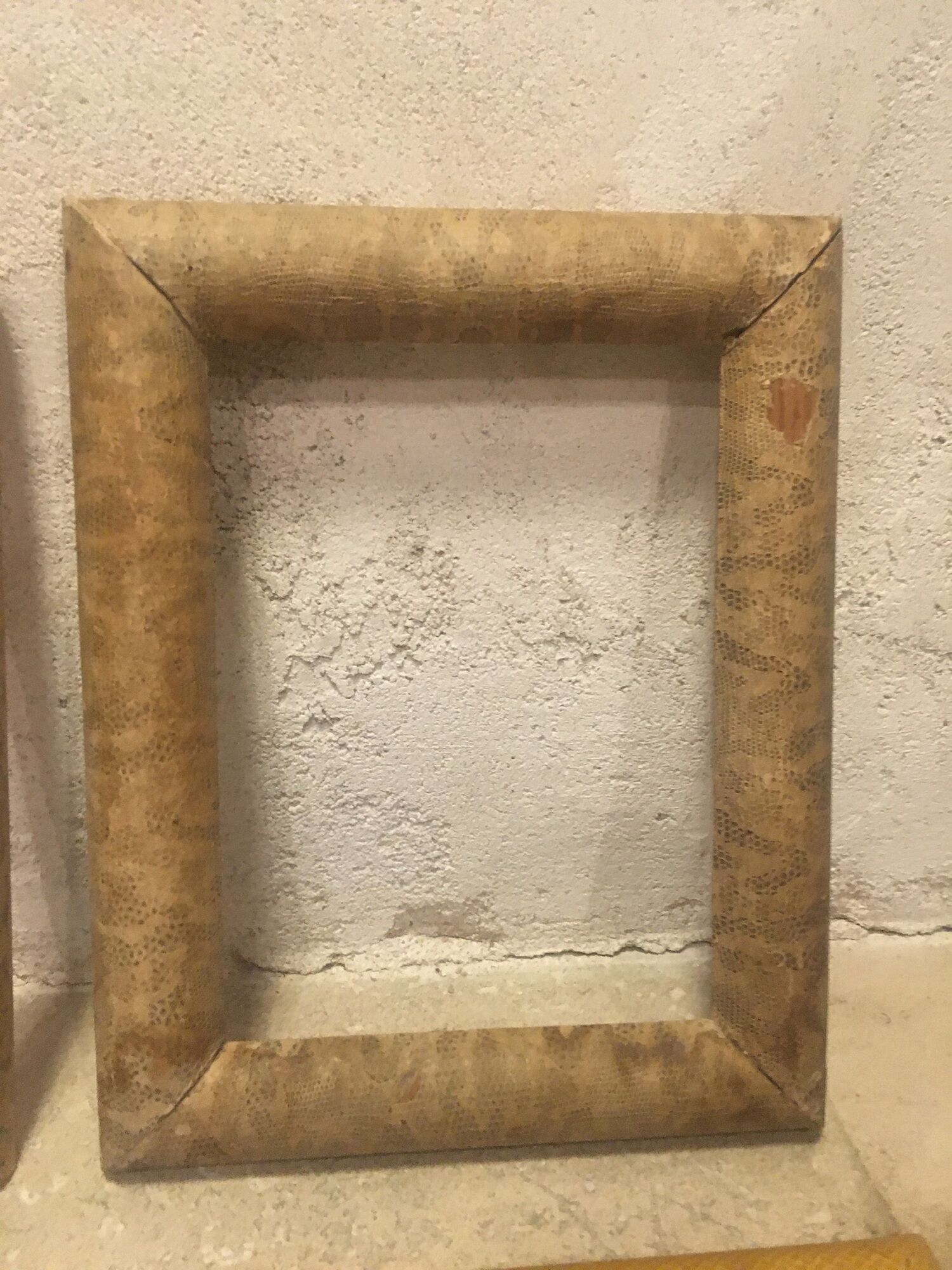 Lot of 6 vintage frames in faux croc or snake