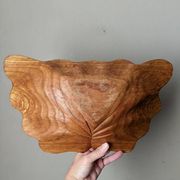 Vide poche coquillage en bois sculpté
