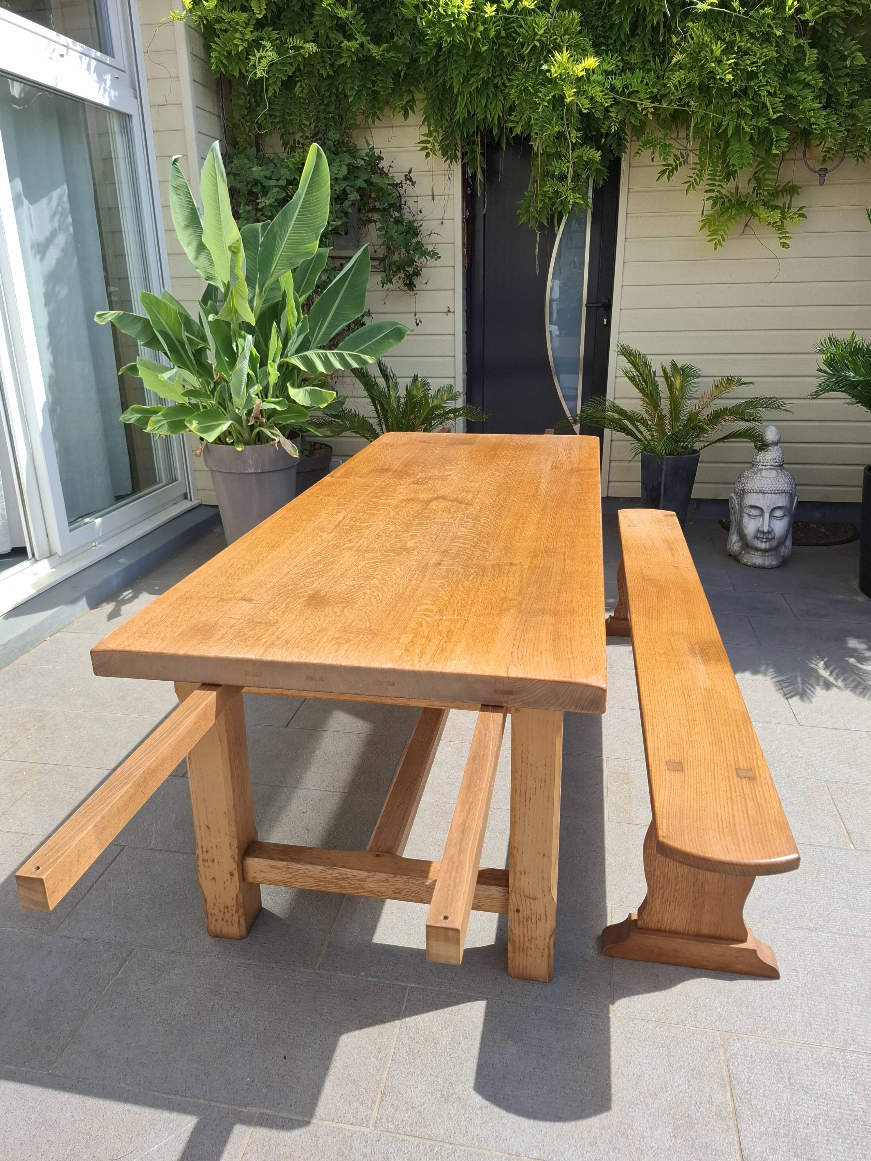 Grande table de ferme avec son banc