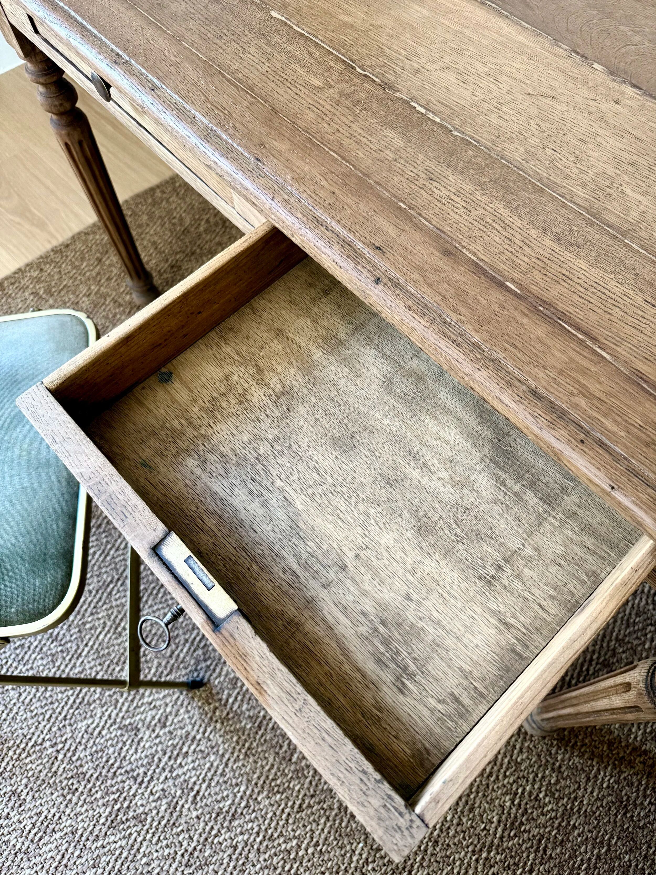 Bureau en chêne rénové