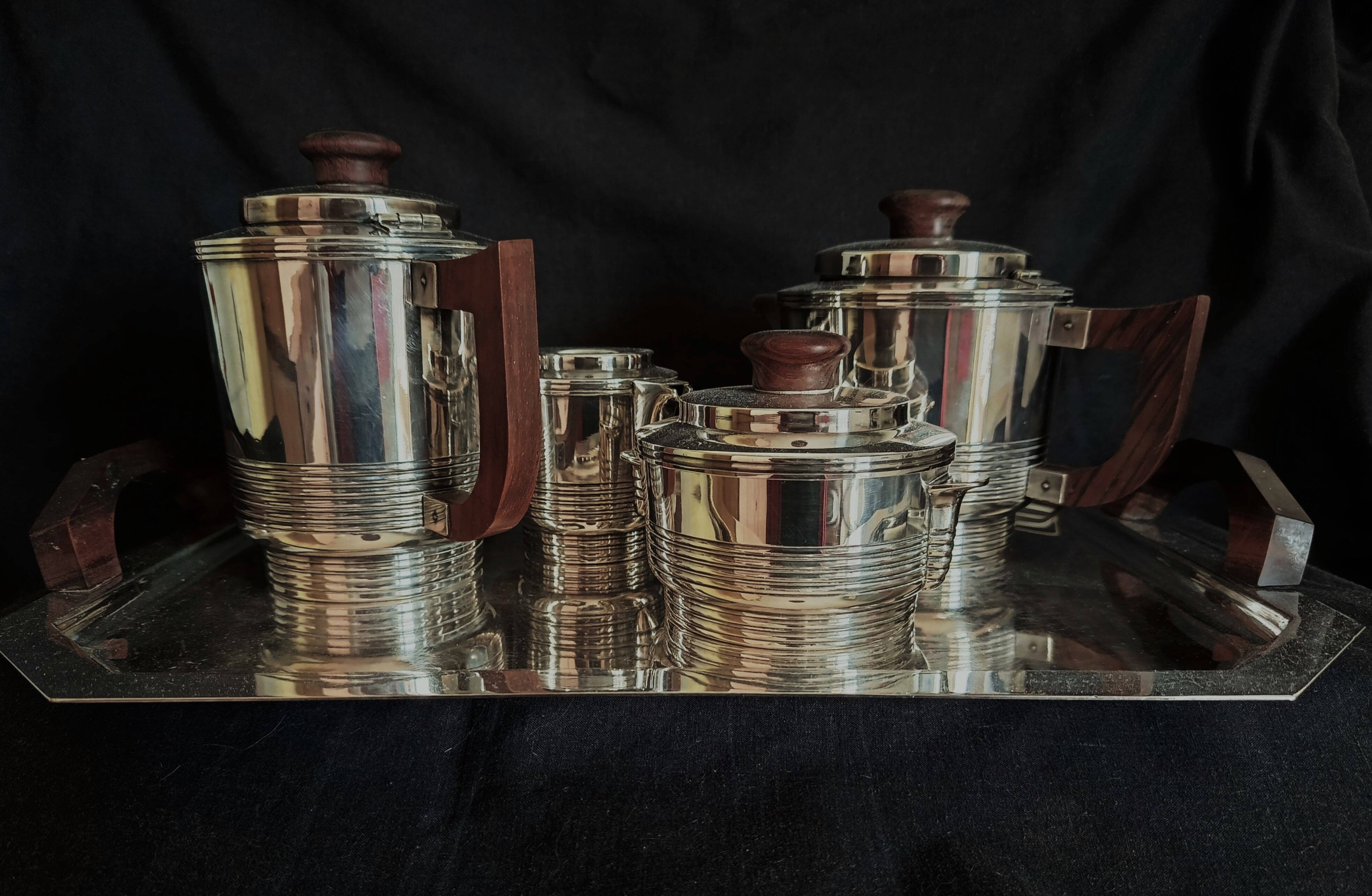 Art Deco coffee and tea service, silversmith Noël Collet, 1930s, 5 pieces.