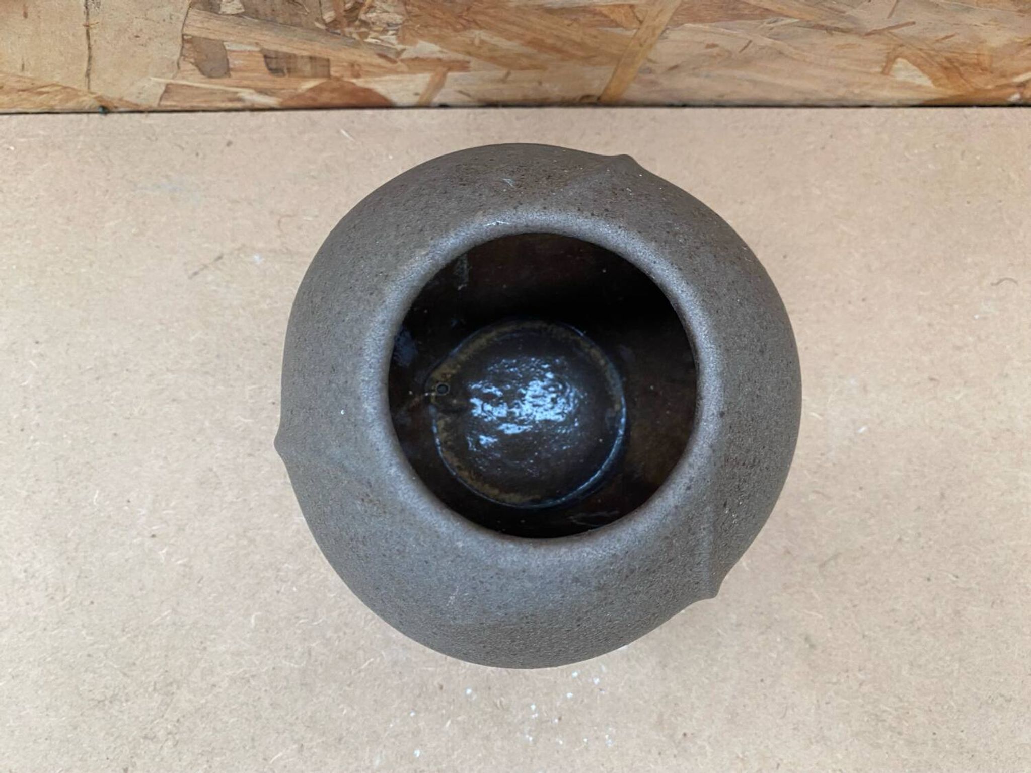 Ancien vase boule céramique grise vintage