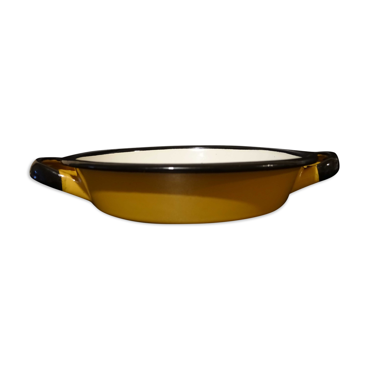 Yellow enamelled plate pan