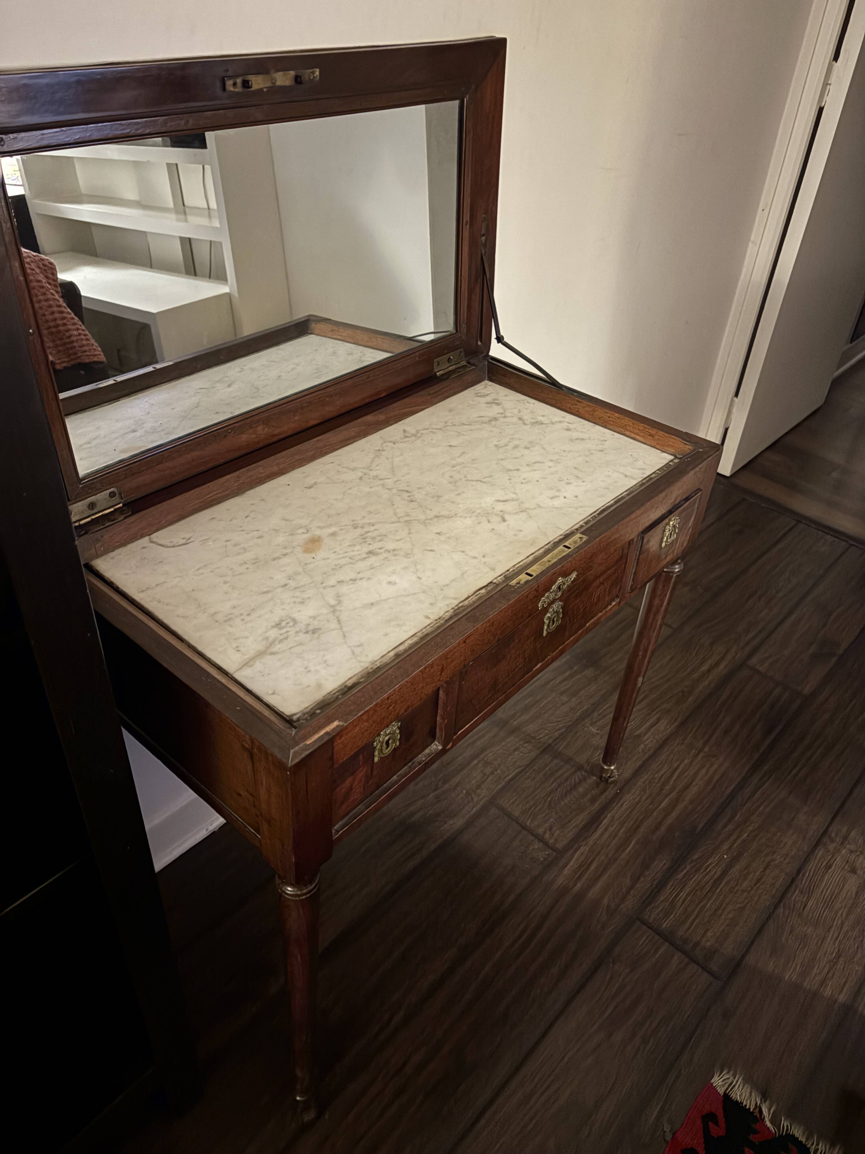 Louis XVI hairdresser