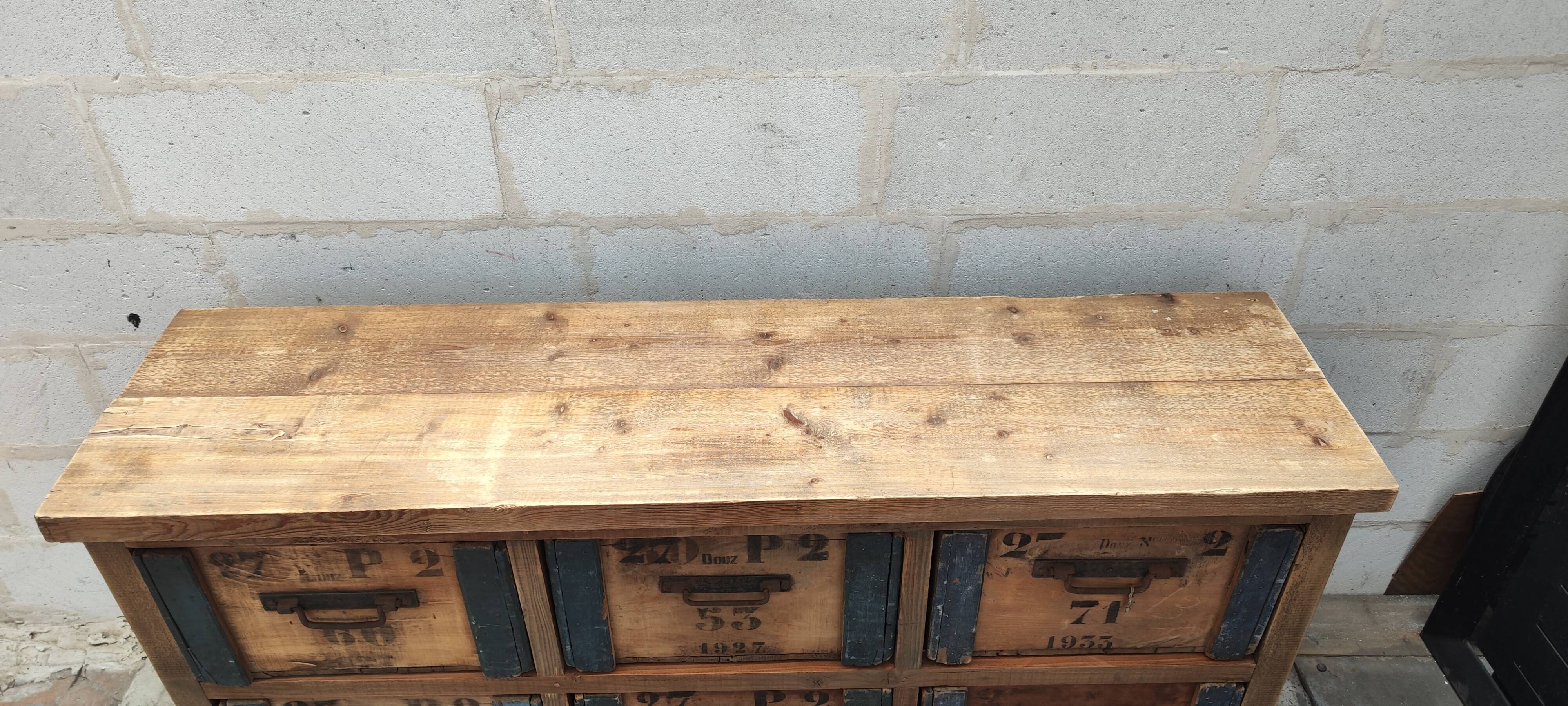 Ancien meuble d'atelier six tiroirs caisses