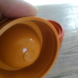 3 vintage typperware egg cups