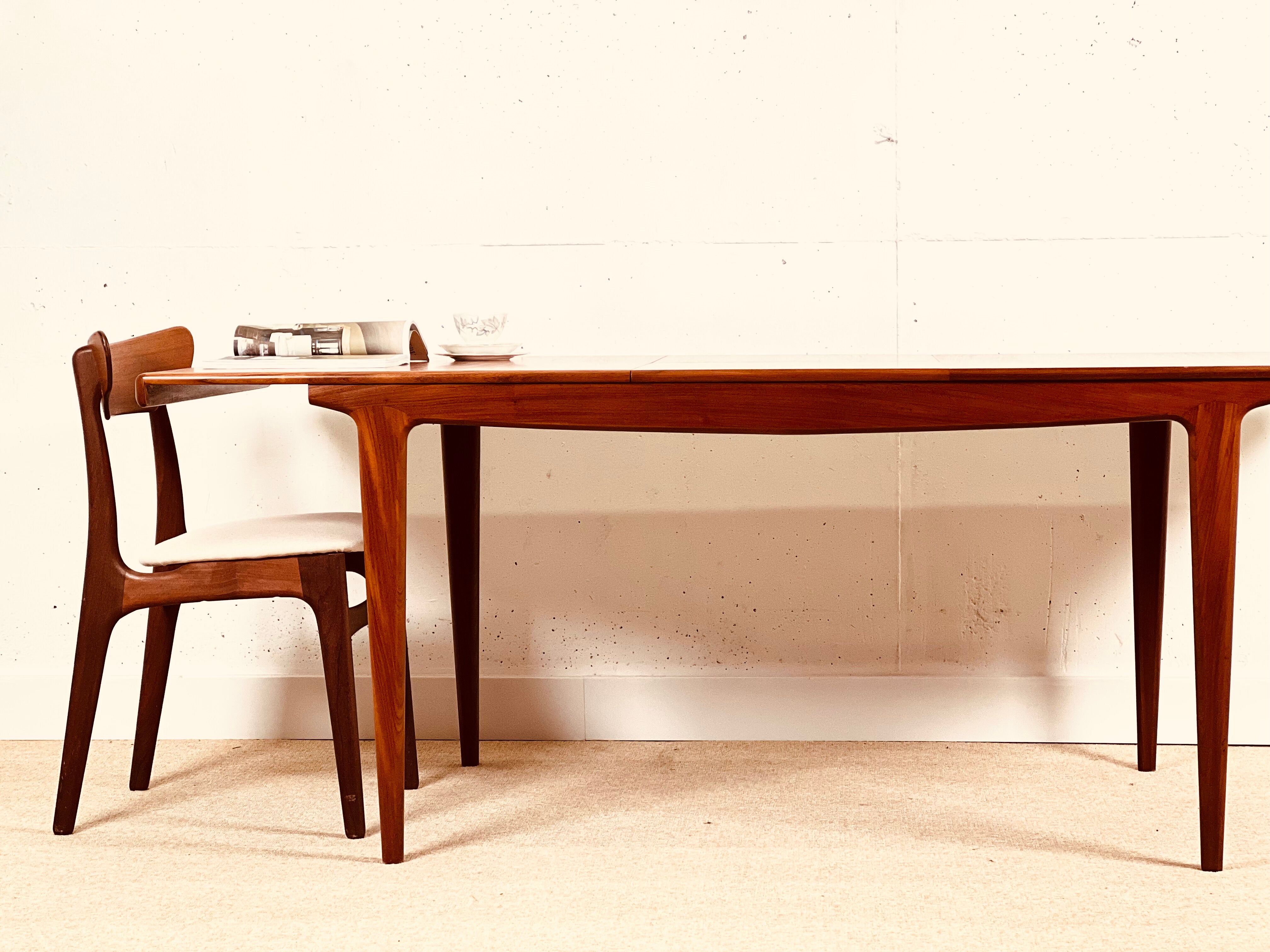 Table à manger de John Herbert en teck, collection Fonseca