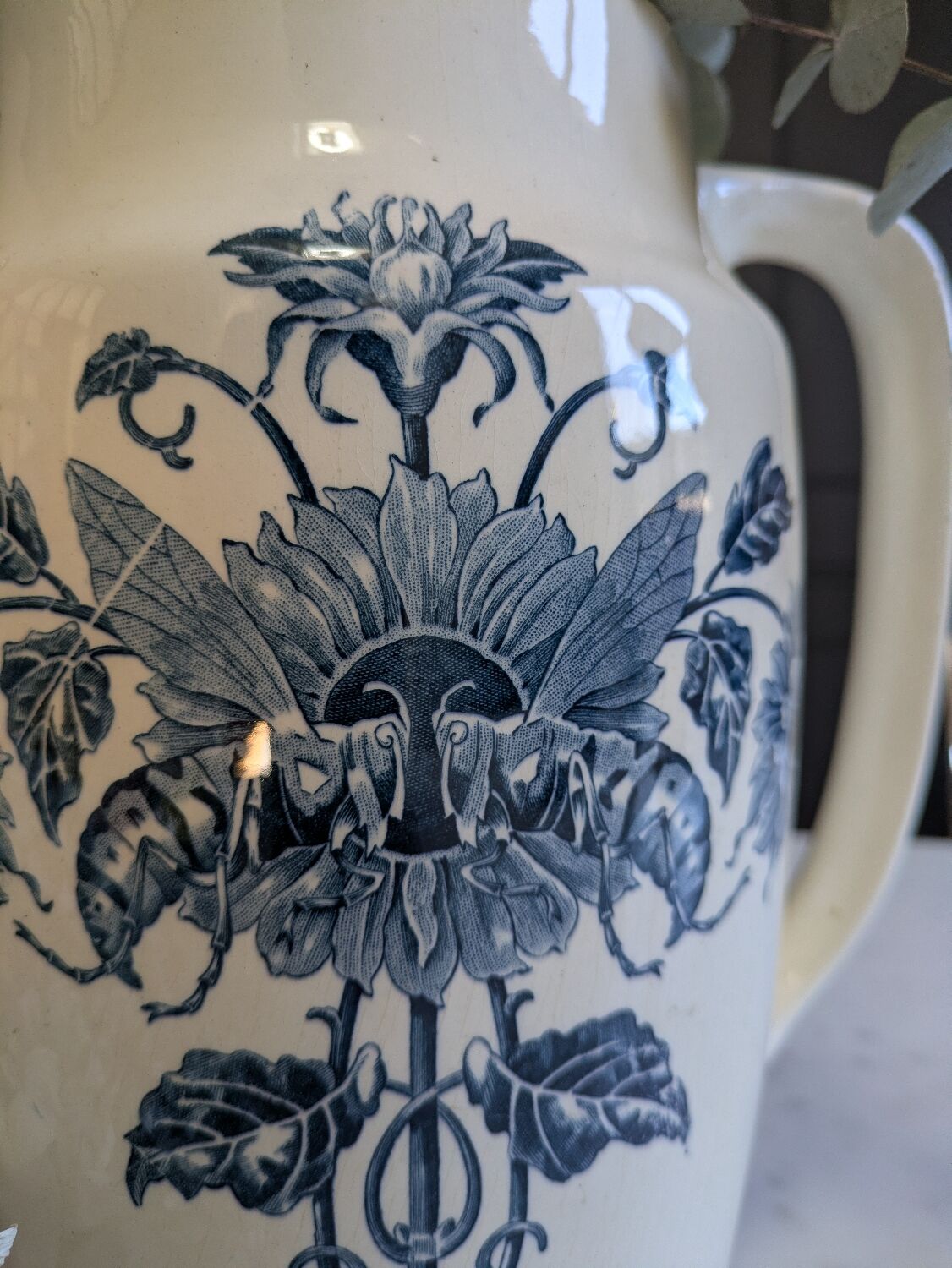 Pichet Longchamp 19th century