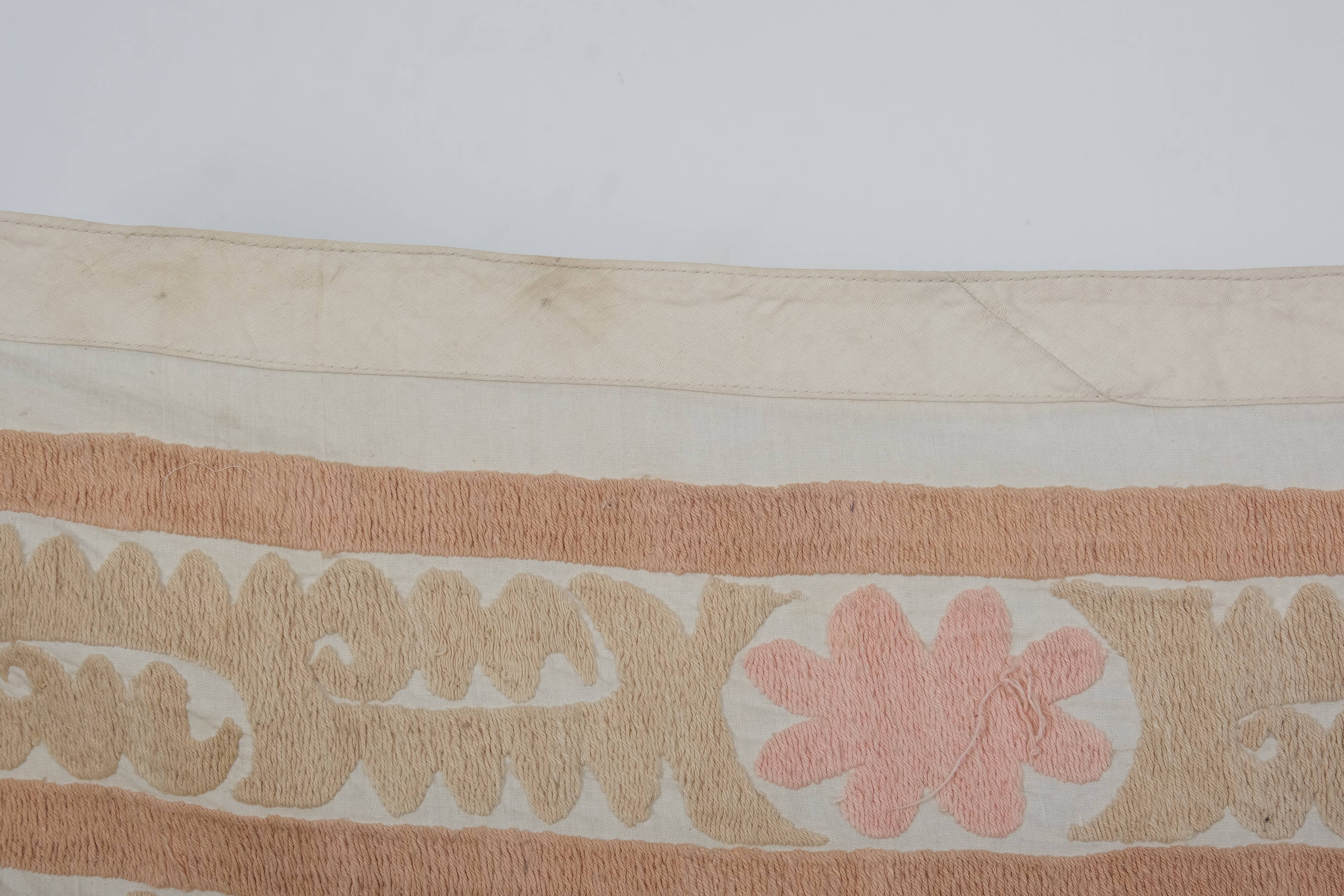 Suzani tapestry 135x137 cm