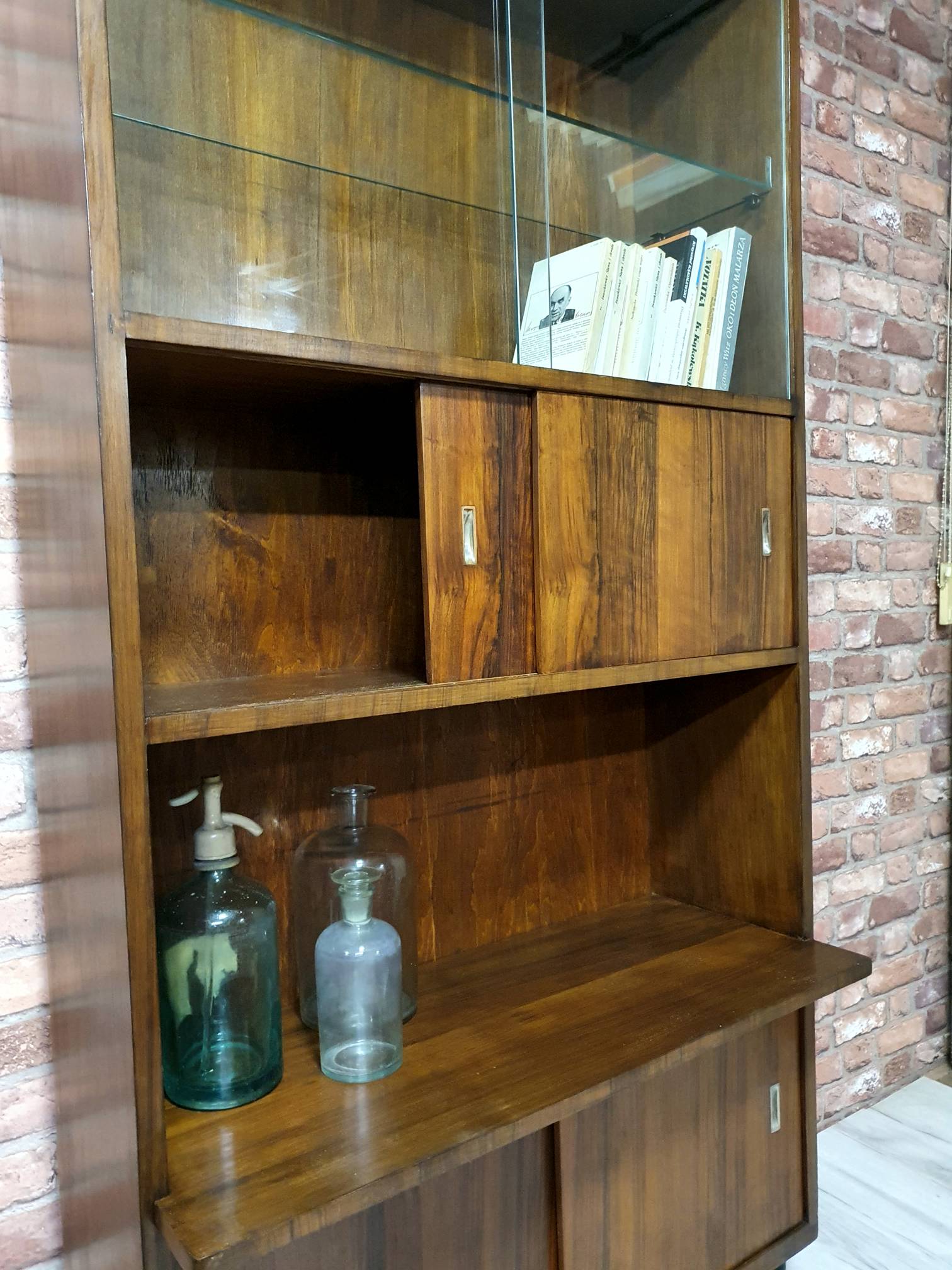 Bibliothèque rénovée vitrine années 1960 rétro vintage, Polska