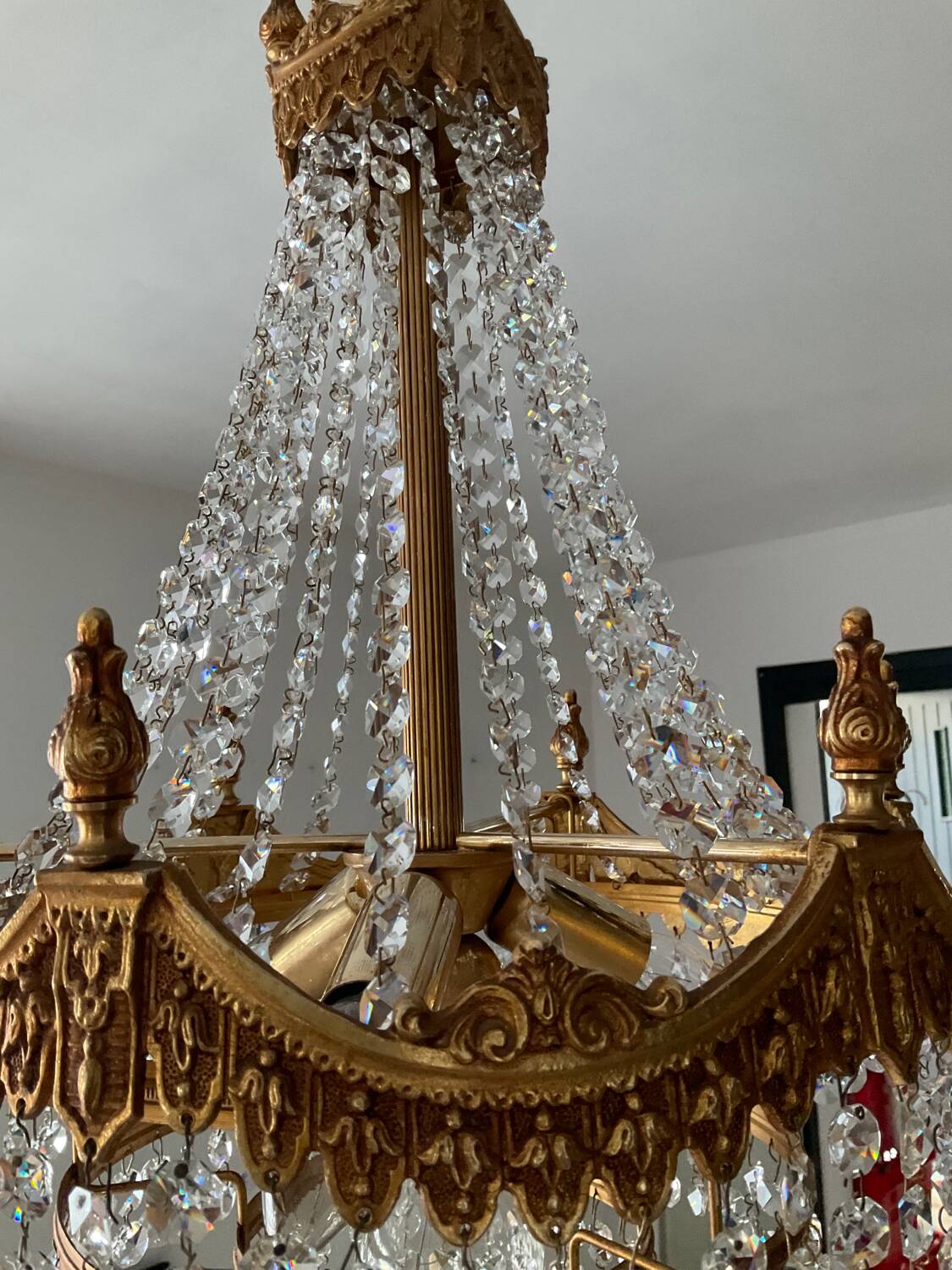 Lustre cascade en bronze et pampilles de cristal