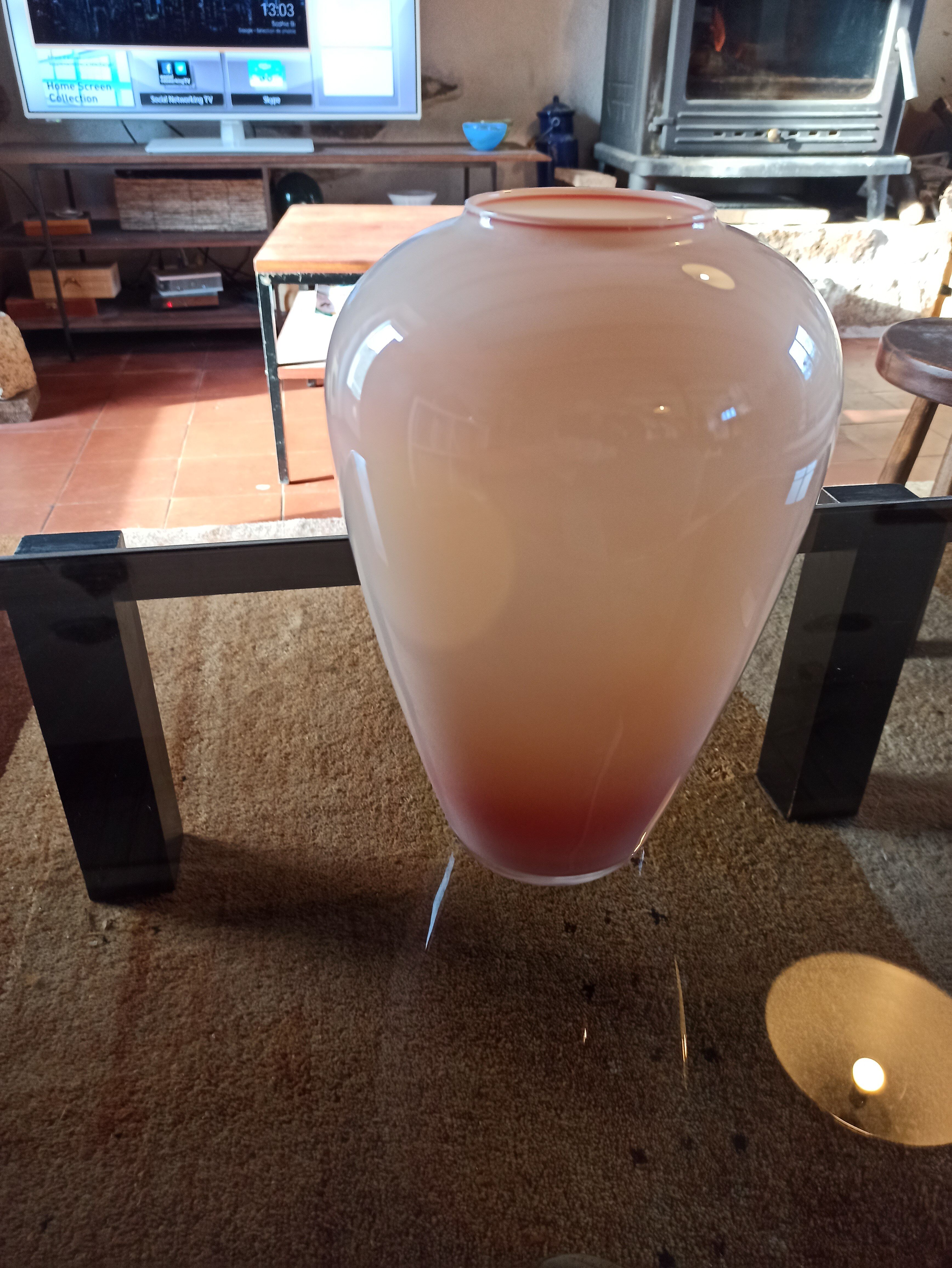 Pink gradient glass vase with edging