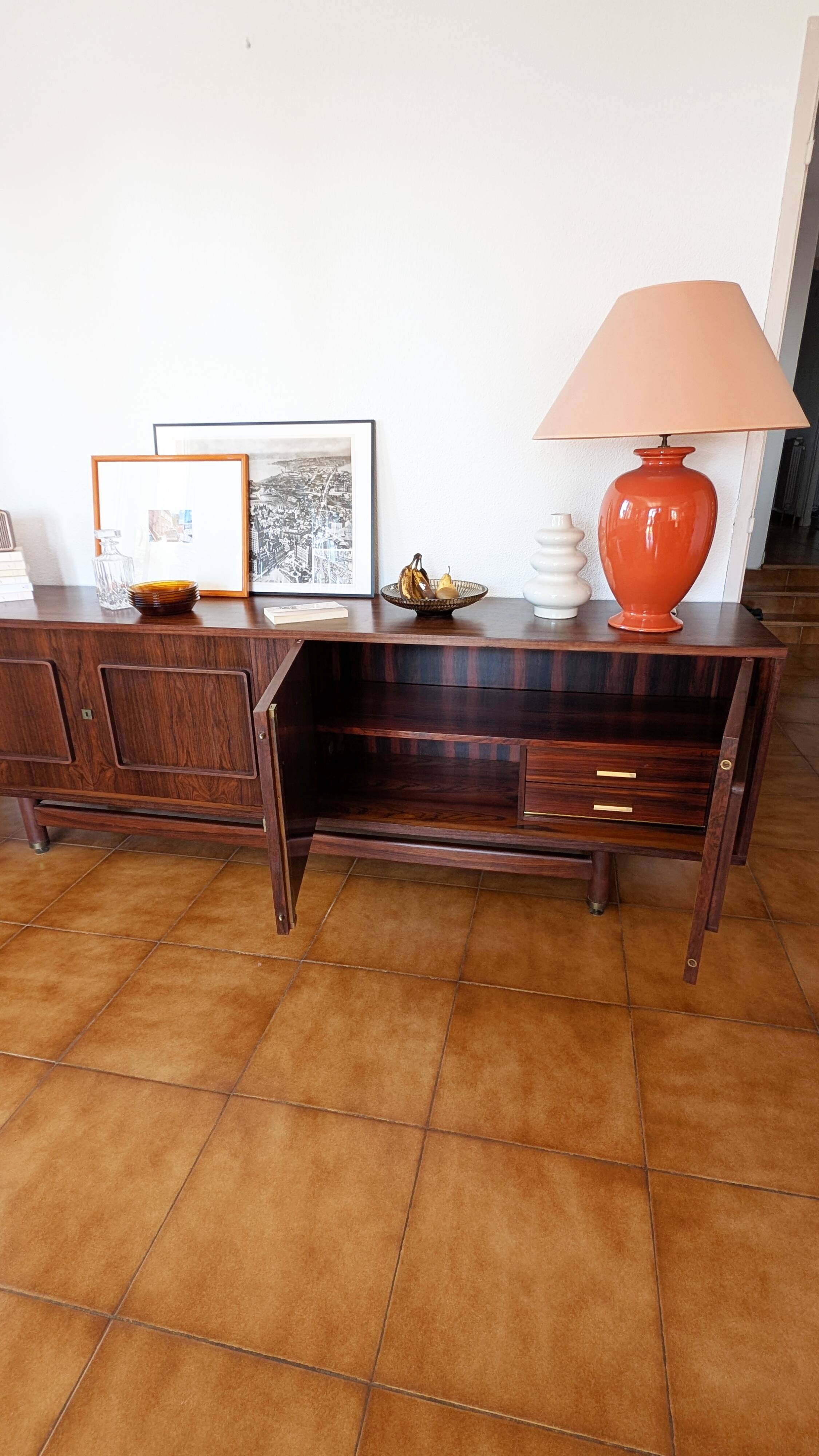 Grande enfilade en palissandre restaurée – années 60/70