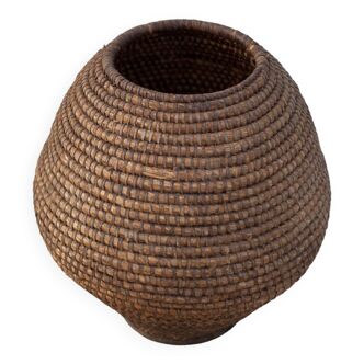 Old basket, straw and brabble, woven basket, interior decoration