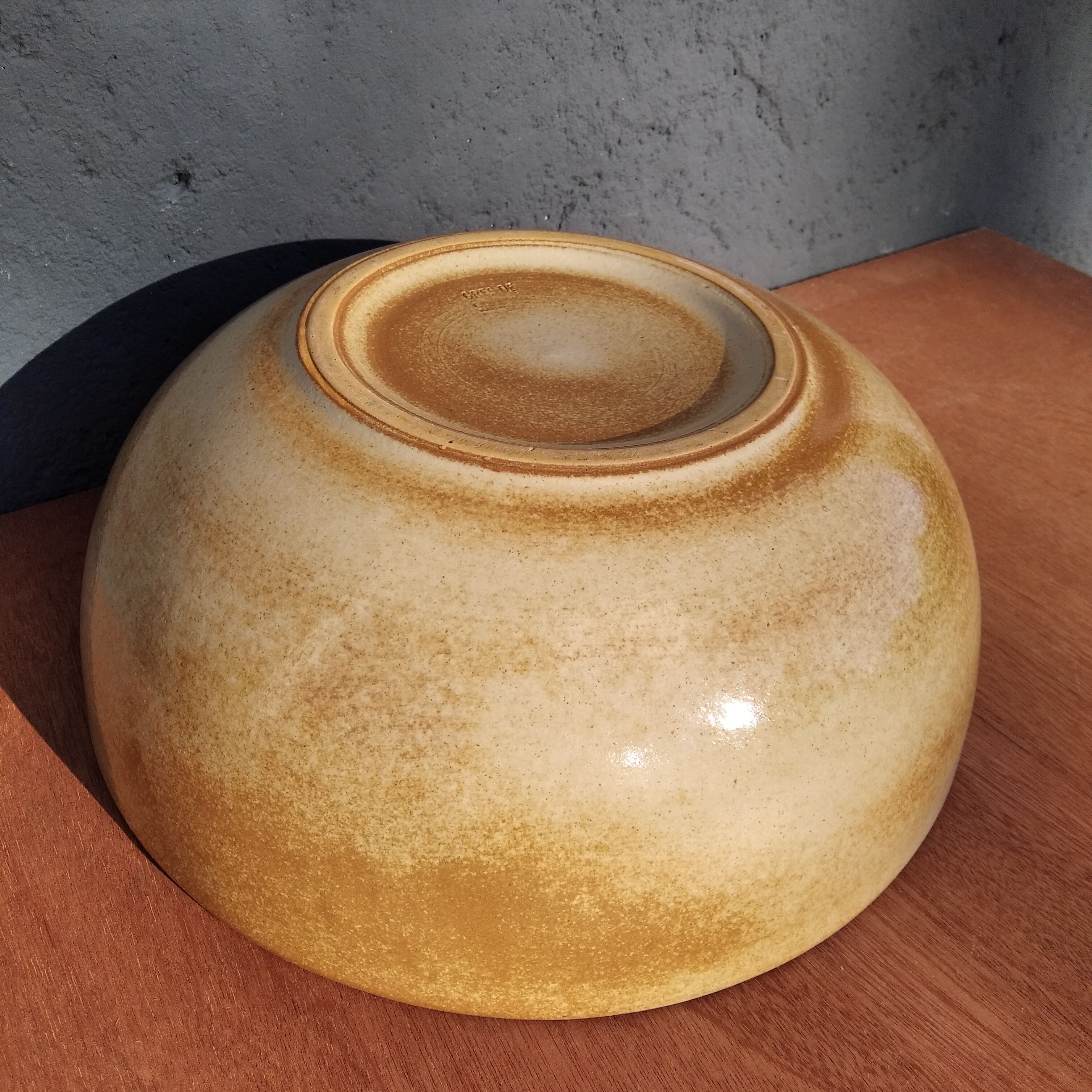 Stoneware salad bowl