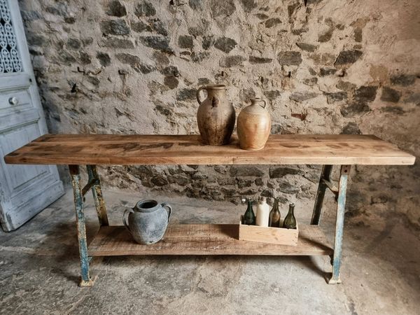 Îlot de cuisine industriel / table console avec base en fonte – France, milieu du XXe siècle