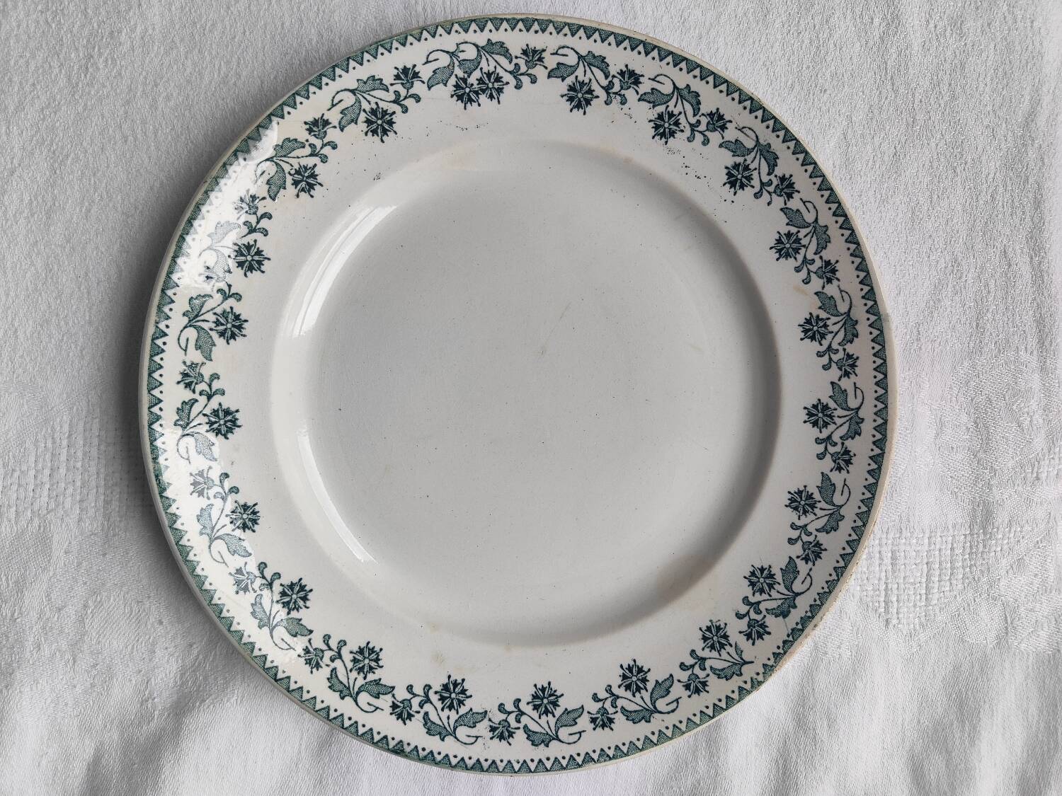 Moulin des Loups Hamage Plates