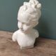 Buste de jeune fille en biscuit