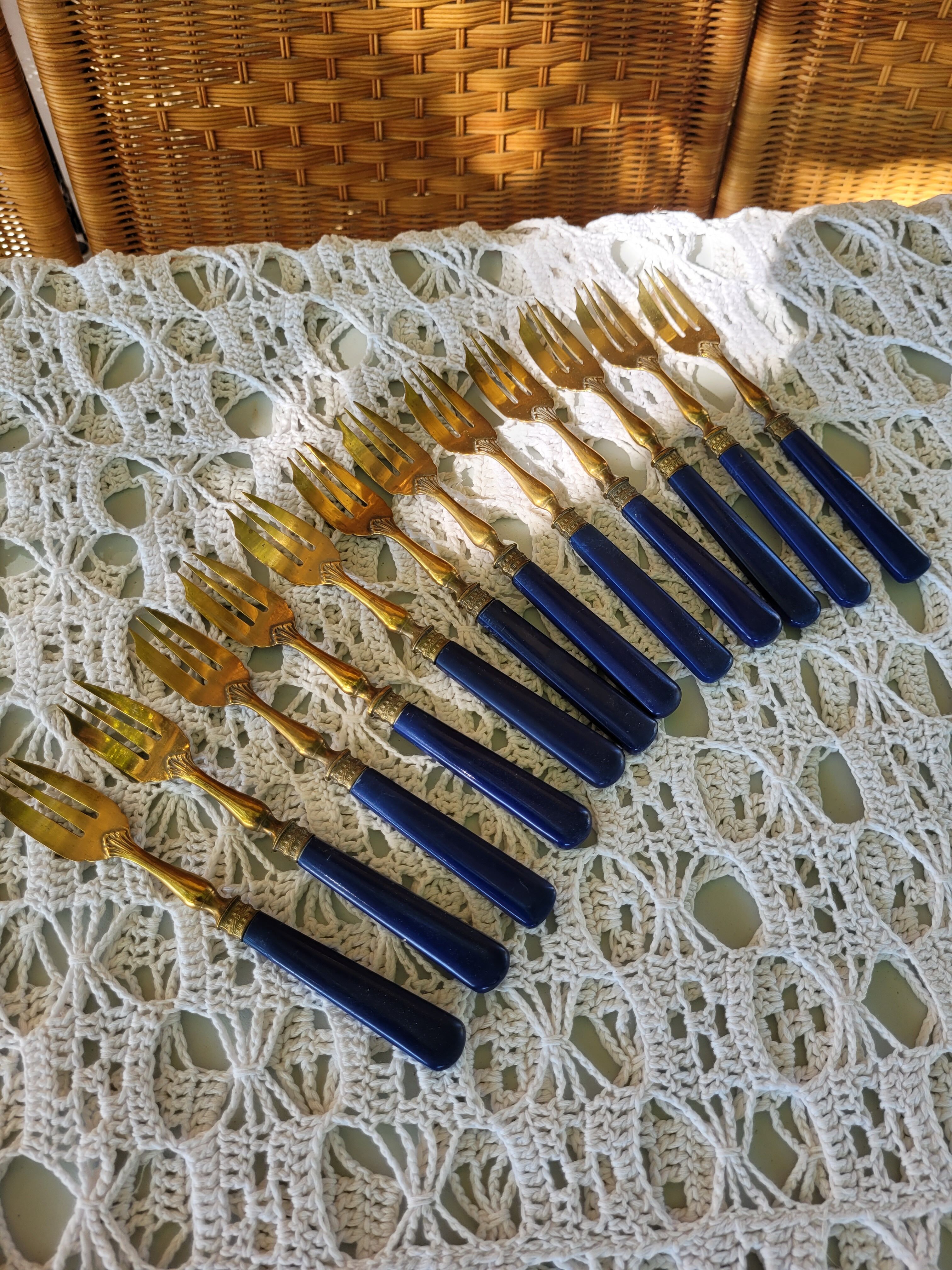 Box of 12 dessert forks