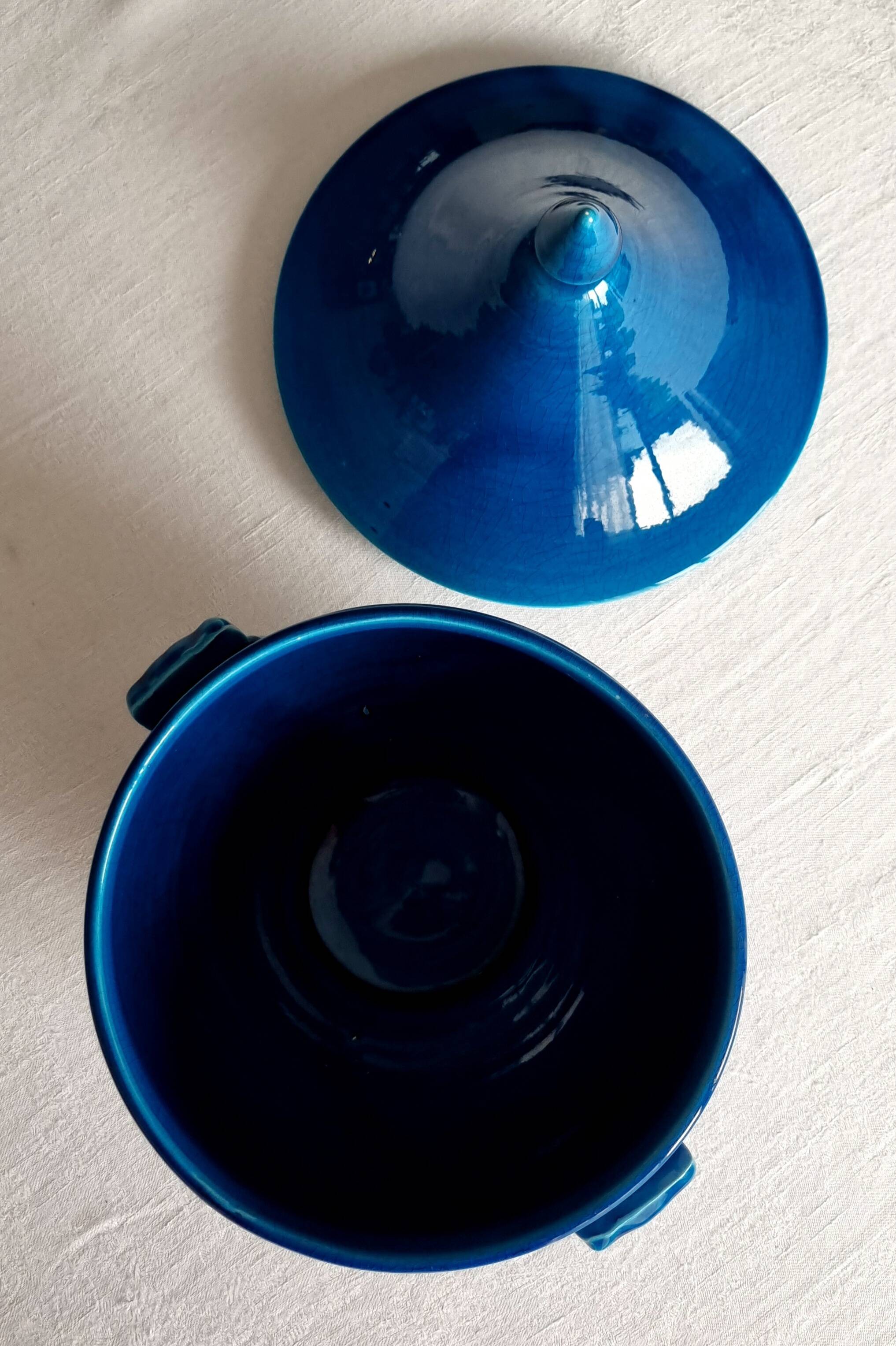 Turquoise blue vegetable bowl