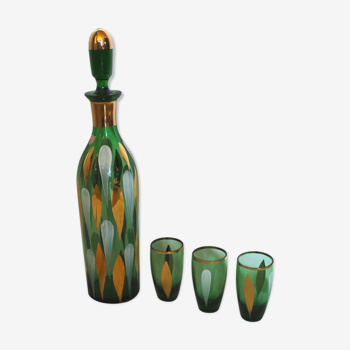 Set carafe and glasses