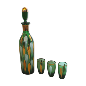 Set carafe and glasses