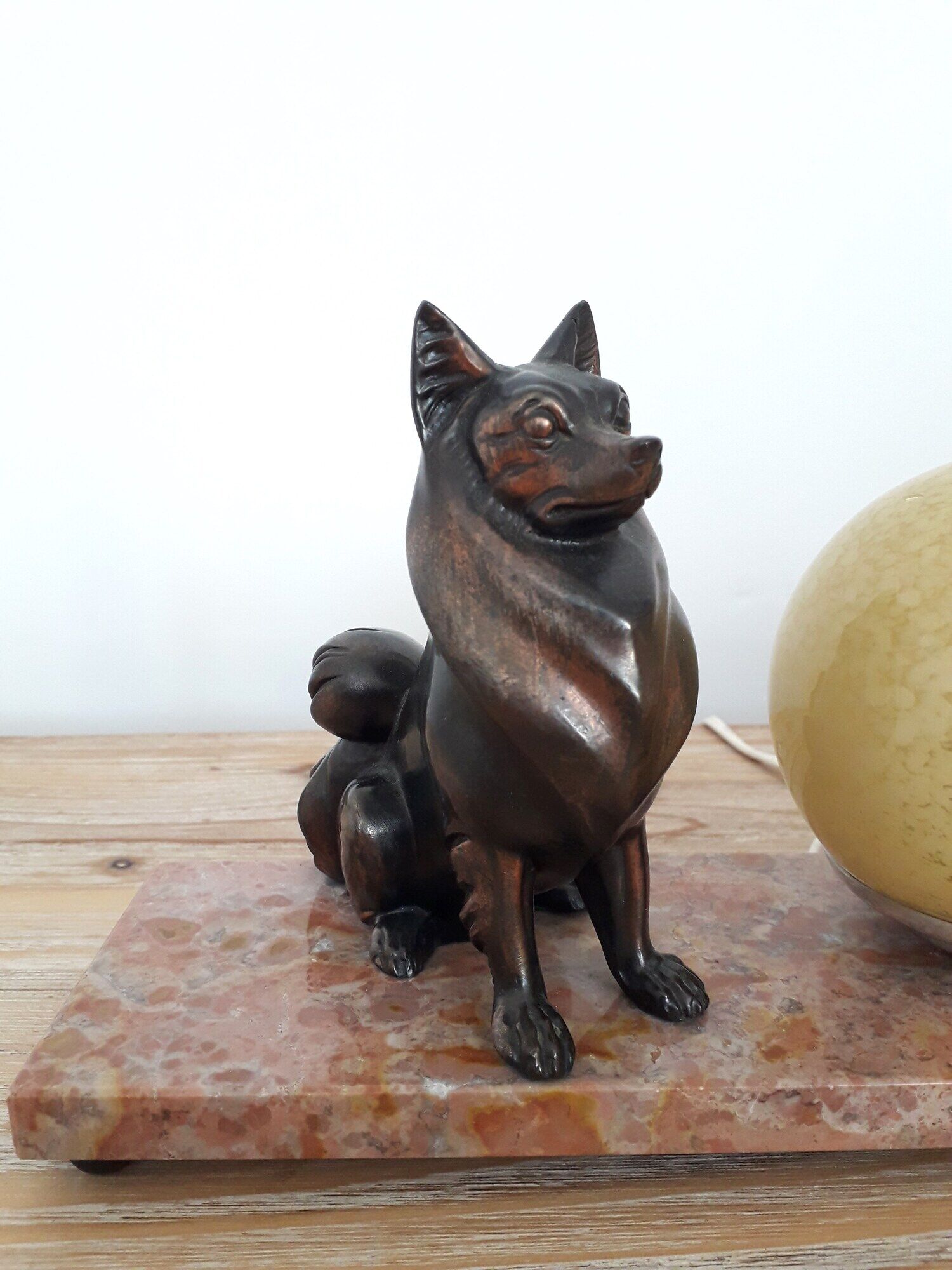 Old Lamp Art Deco - Dog regulates on marble base - Globe glass of Clichy - 1940