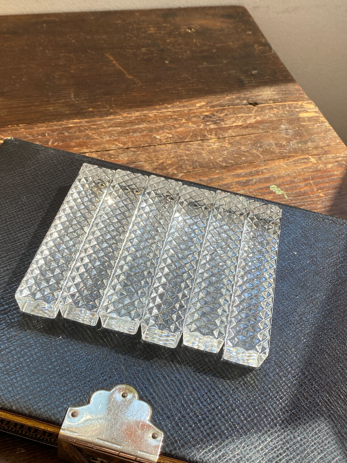 Crystal knife rest, diamond tip